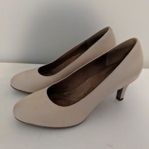 Nude clarks heels